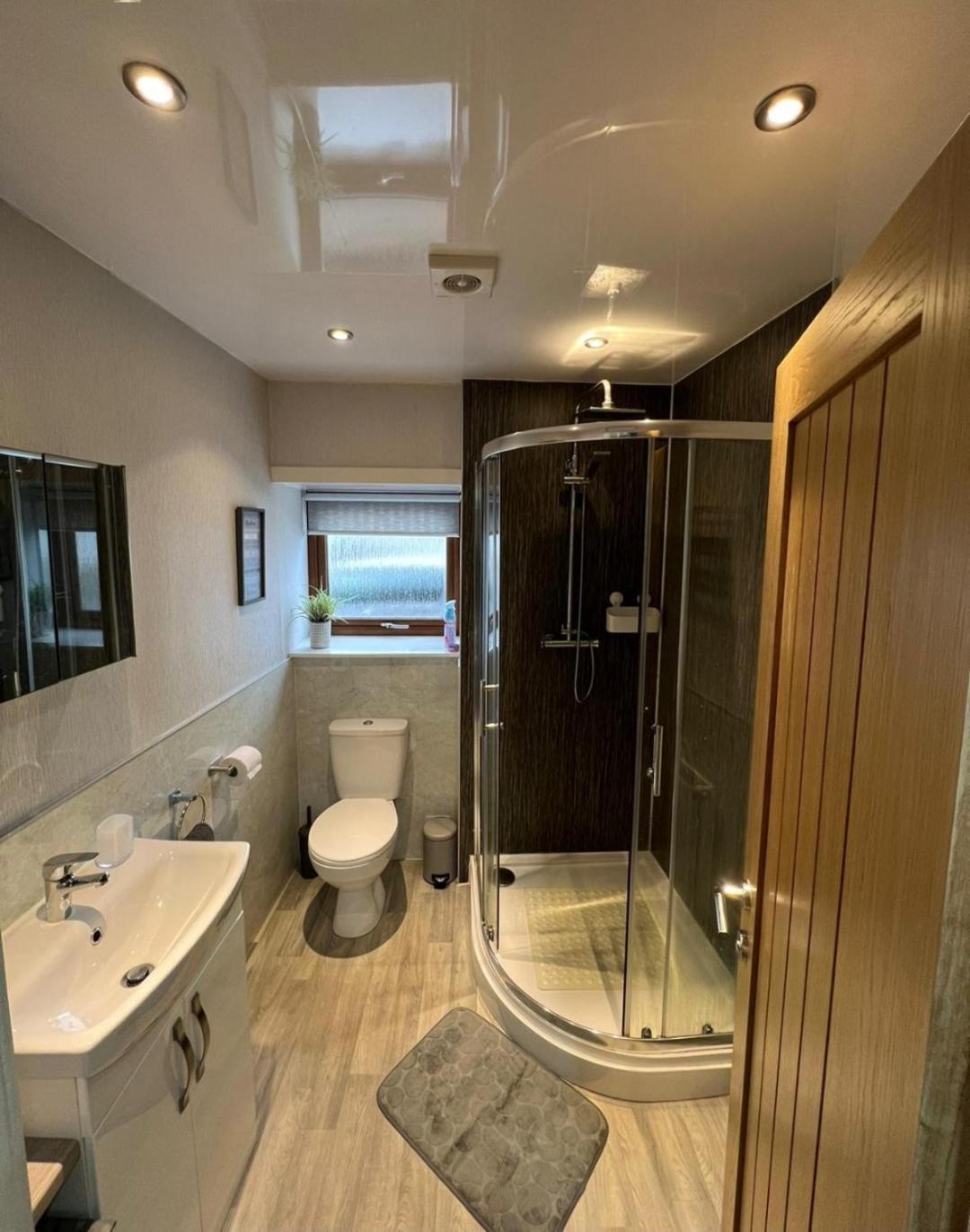 5 Riverside Place Thurso. 2 Bed, 2 Bathrooms. Luaran gambar